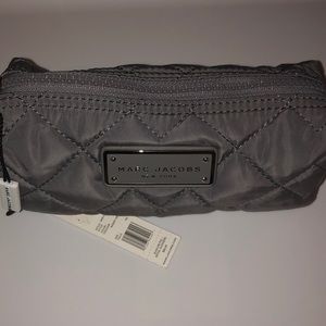 Marc Jacobs cosmetic bag grey NWT